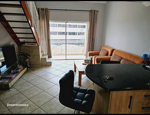3 BEDROOM APARTMENT FOR SALE IN SUNNINGHILL